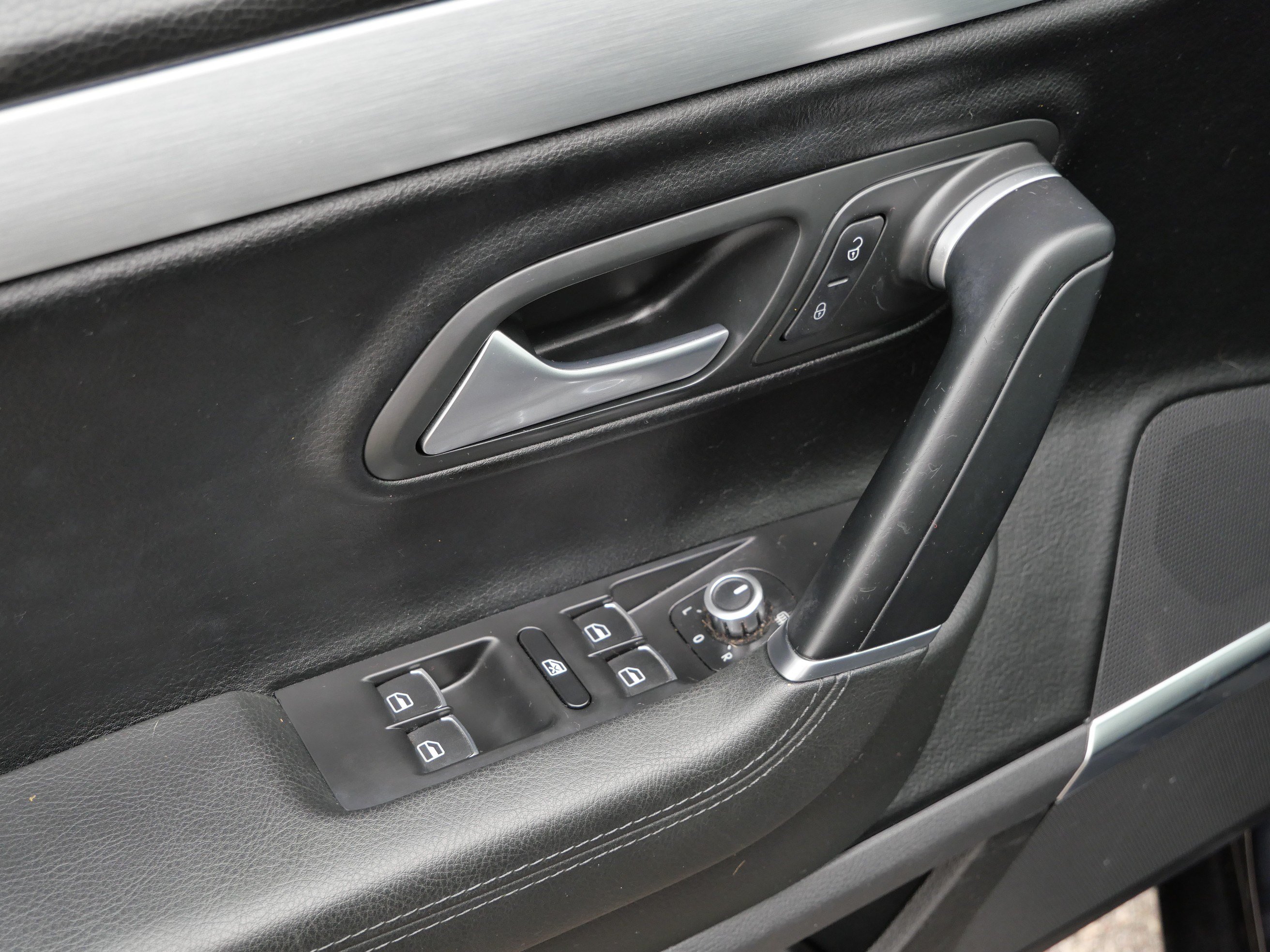 Used 2009 Volkswagen CC VR6 Sport FWD image 20