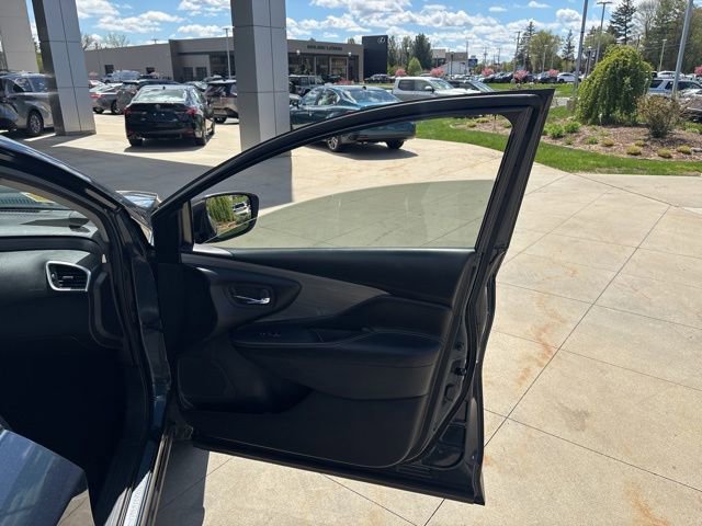 Used 2018 Nissan Murano S AWD/4WD image 35
