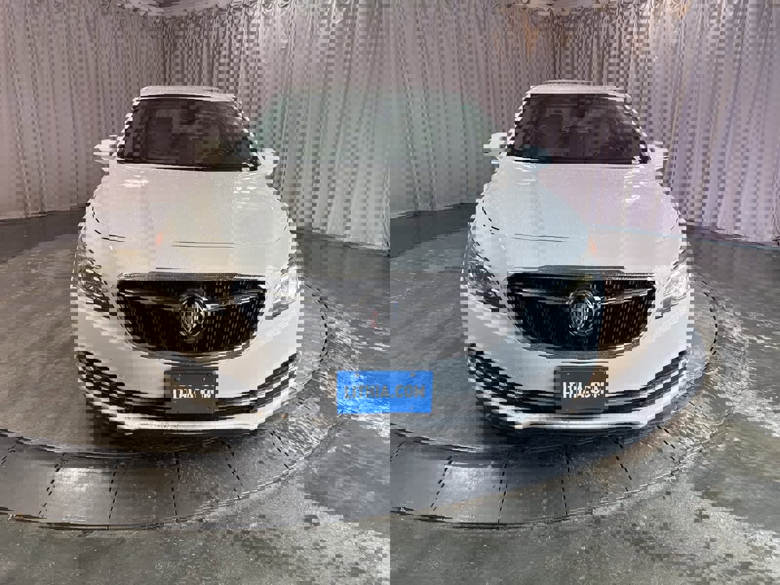 Used 2019 Buick LaCrosse Preferred image 2