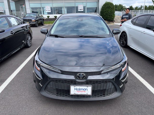 Used 2022 Toyota Corolla LE FWD image 2
