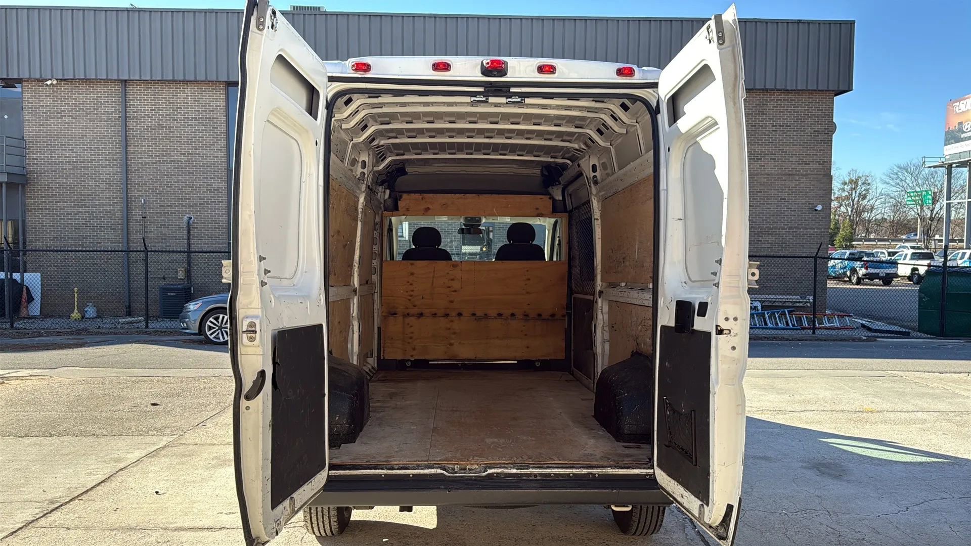 Used 2014 RAM ProMaster 2500 w/ Premium Appearance Group image 9