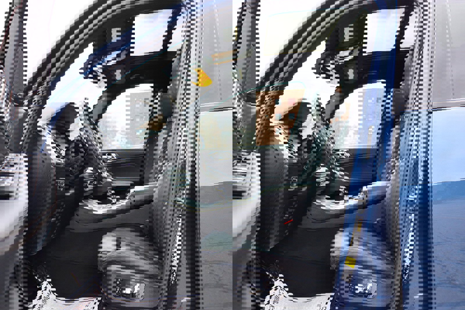 Used 2020 BMW X5 M50i w/ Premium Package image 12