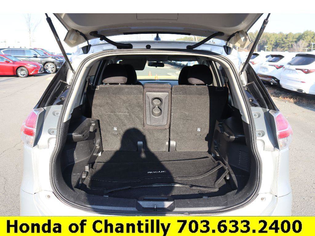 Used 2016 Nissan Rogue S w/ Appearance Package image 25