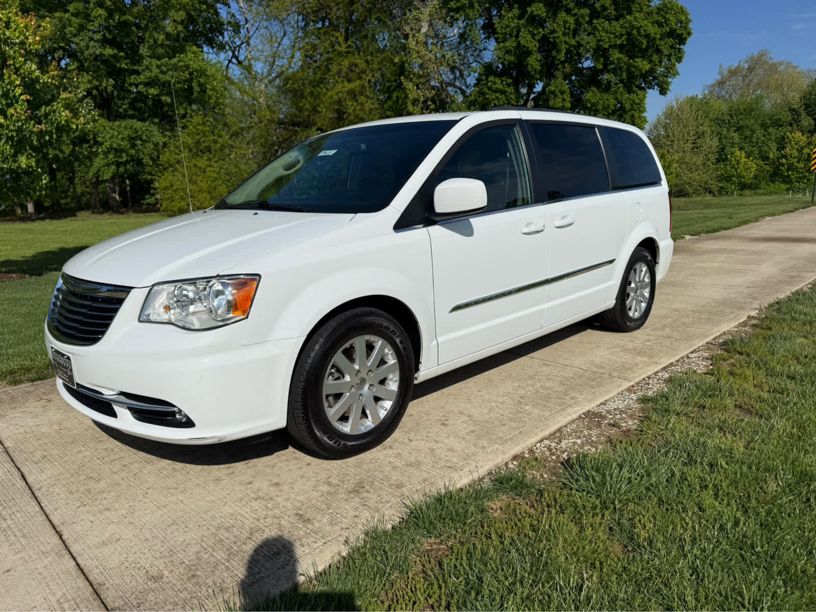 Used 2016 Chrysler Town & Country Touring
