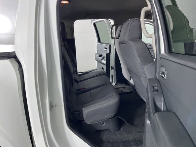 Used 2024 Nissan Frontier SV image 43