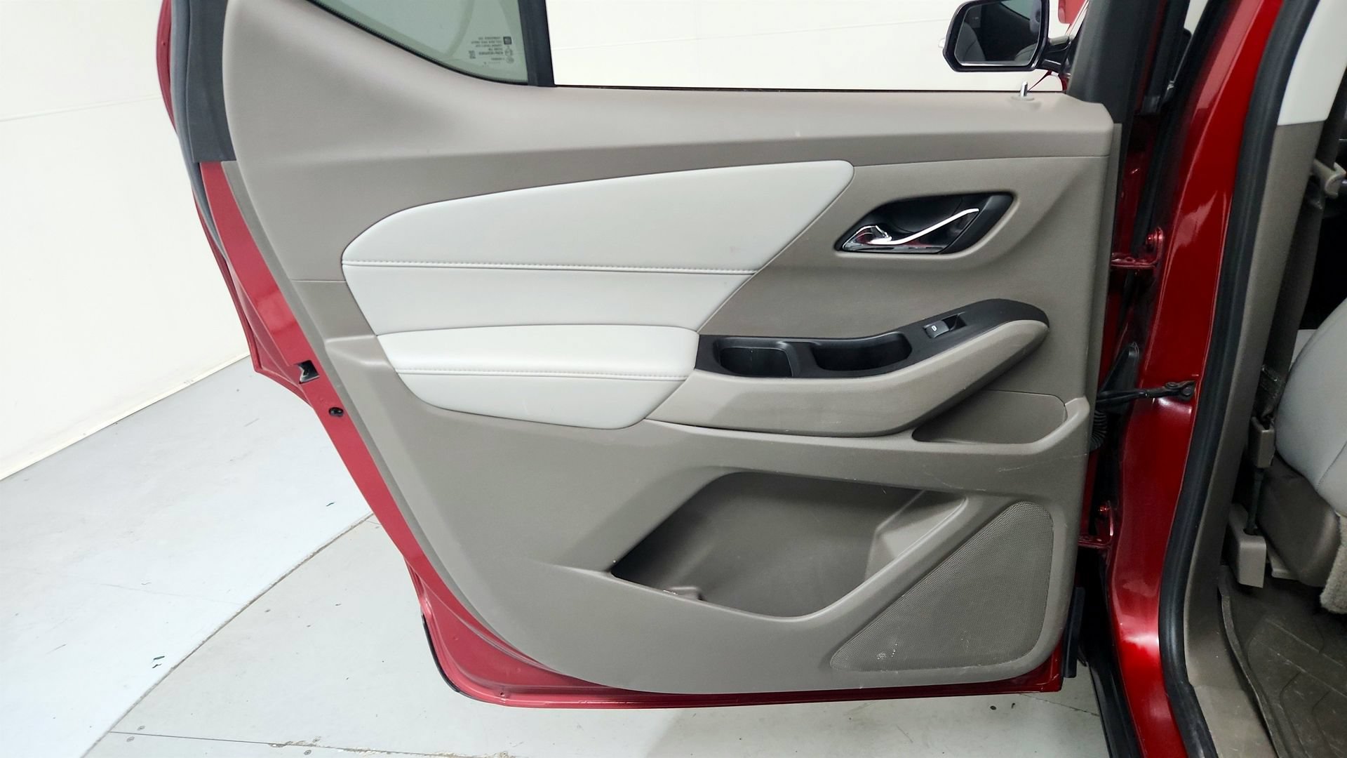 Used 2019 Chevrolet Traverse LT w/ LT Premium Package FWD image 24