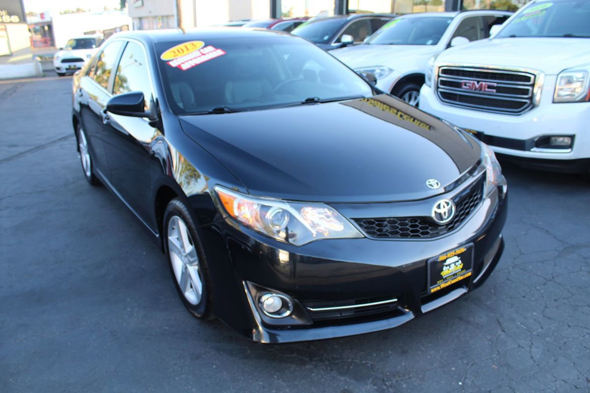 Used 2013 Toyota Camry SE FWD image 8