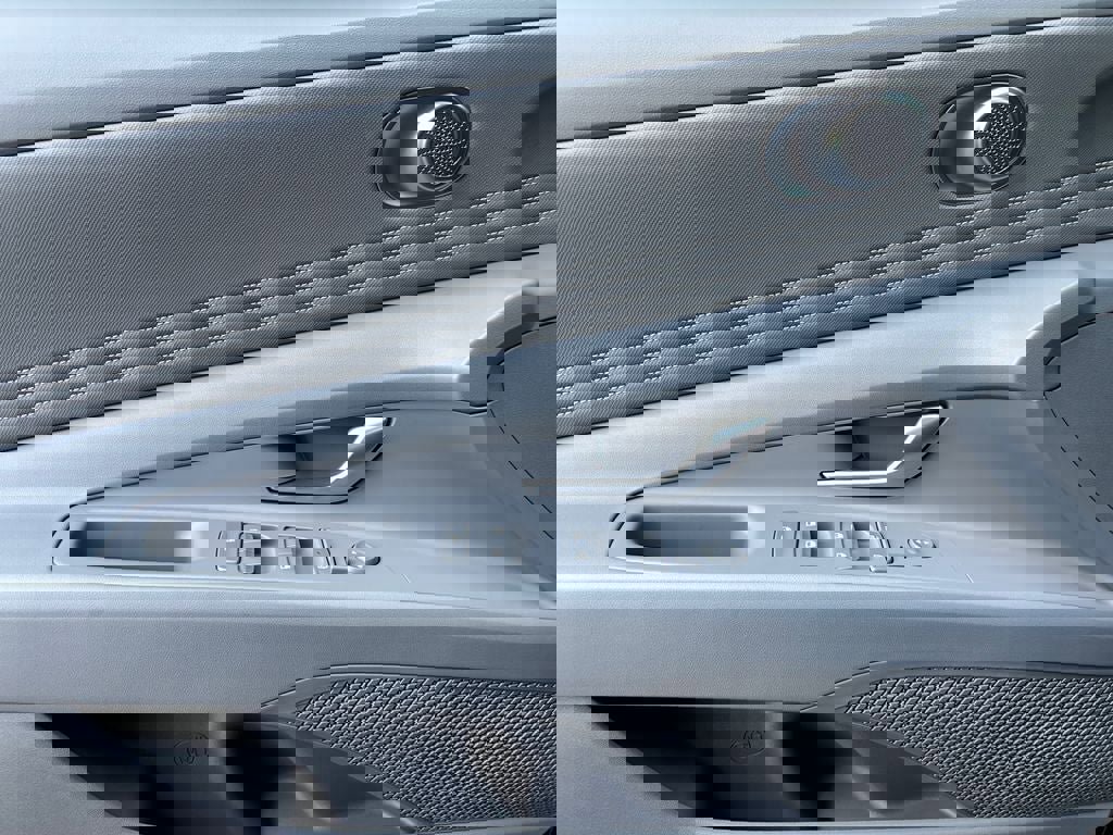 New 2025 Hyundai Elantra Sport image 10