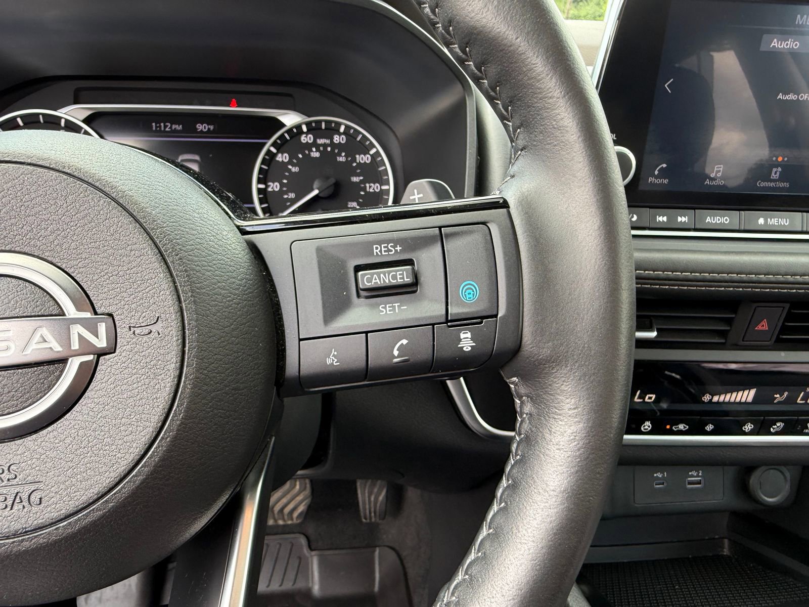 Used 2023 Nissan Rogue SV w/ SV Premium B Package image 28