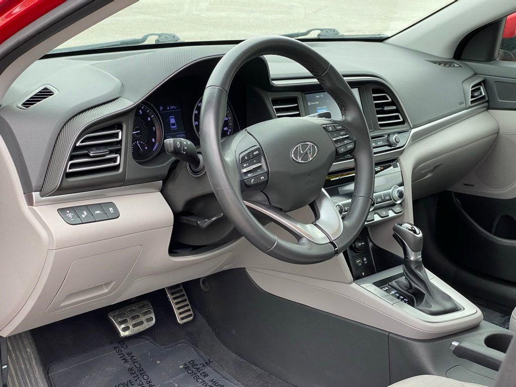 Used 2020 Hyundai Elantra Limited image 10