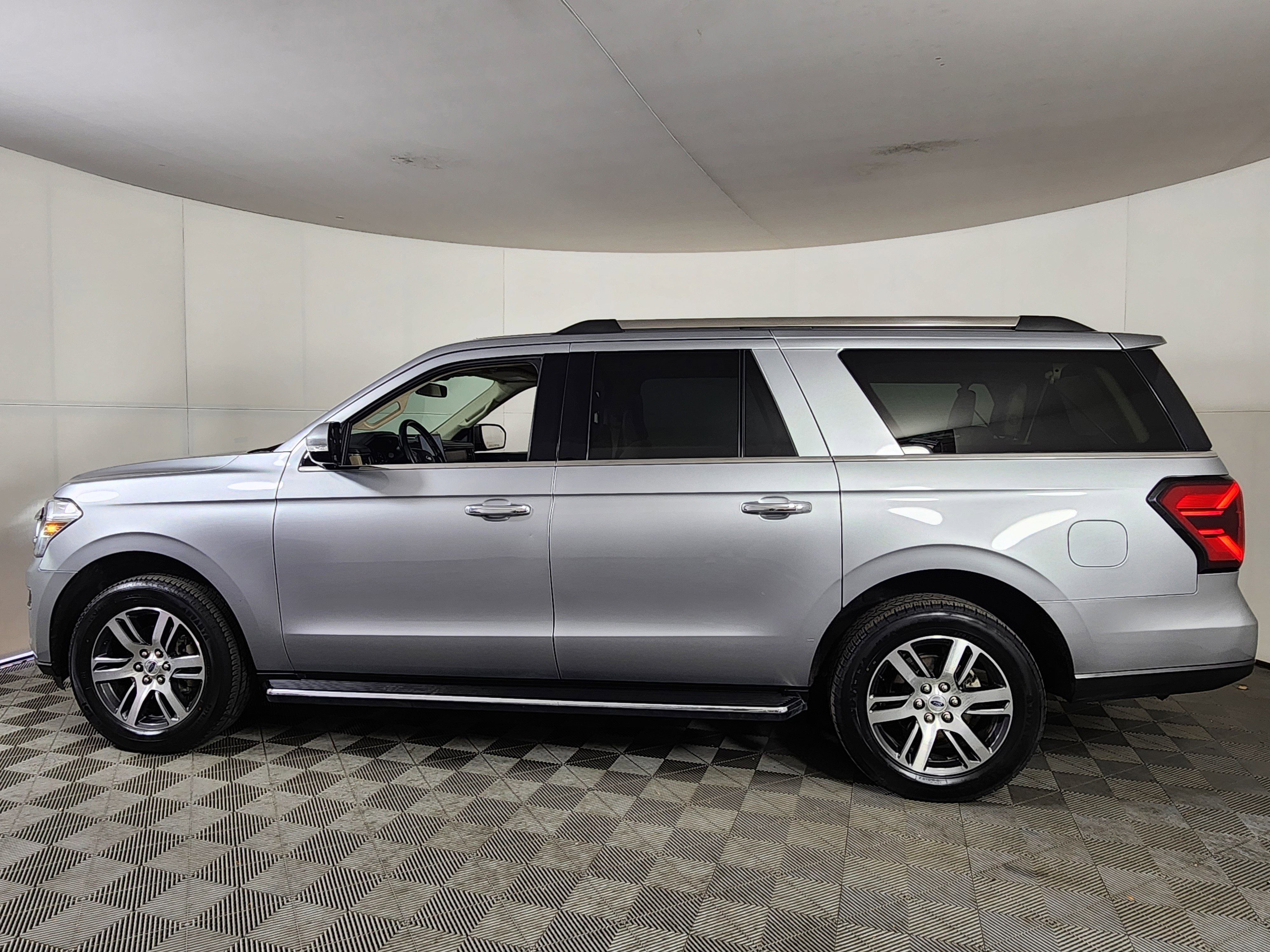 Certified 2023 Ford Expedition Max Limited image 4