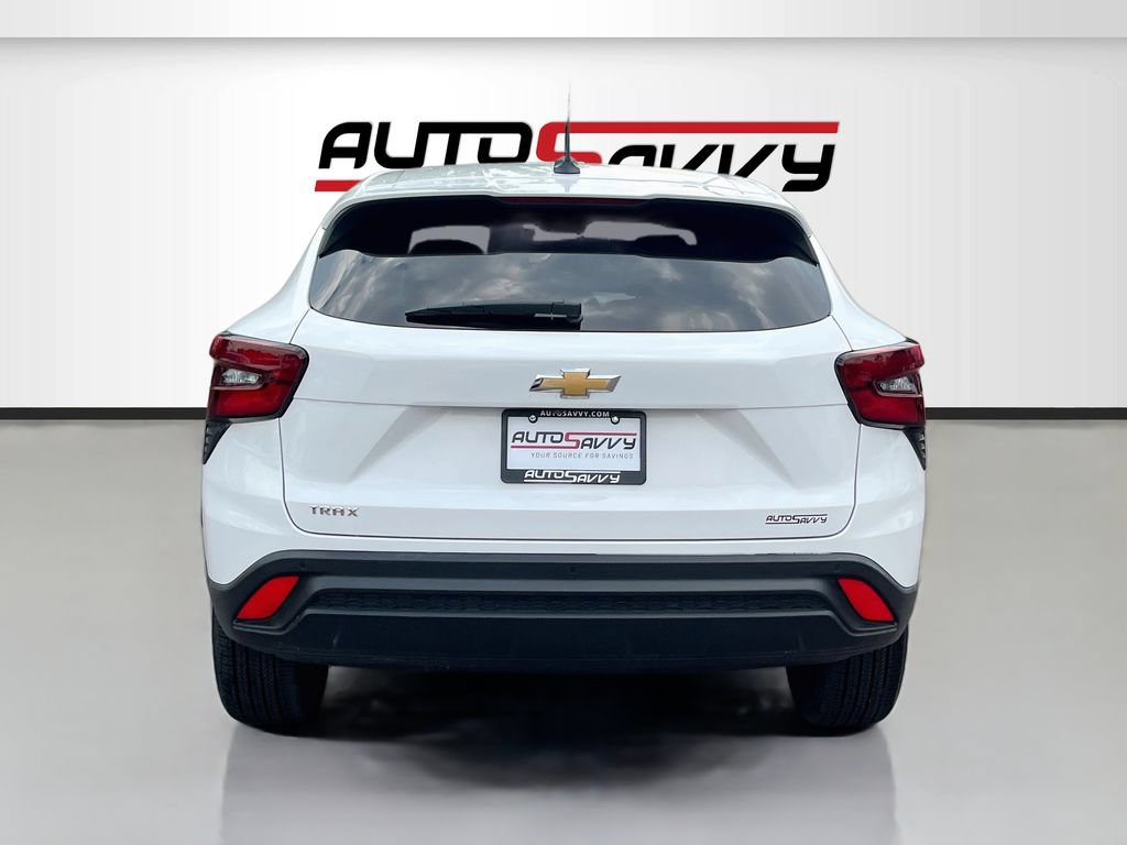 Used 2025 Chevrolet Trax LS w/ Driver Confidence Package FWD image 6