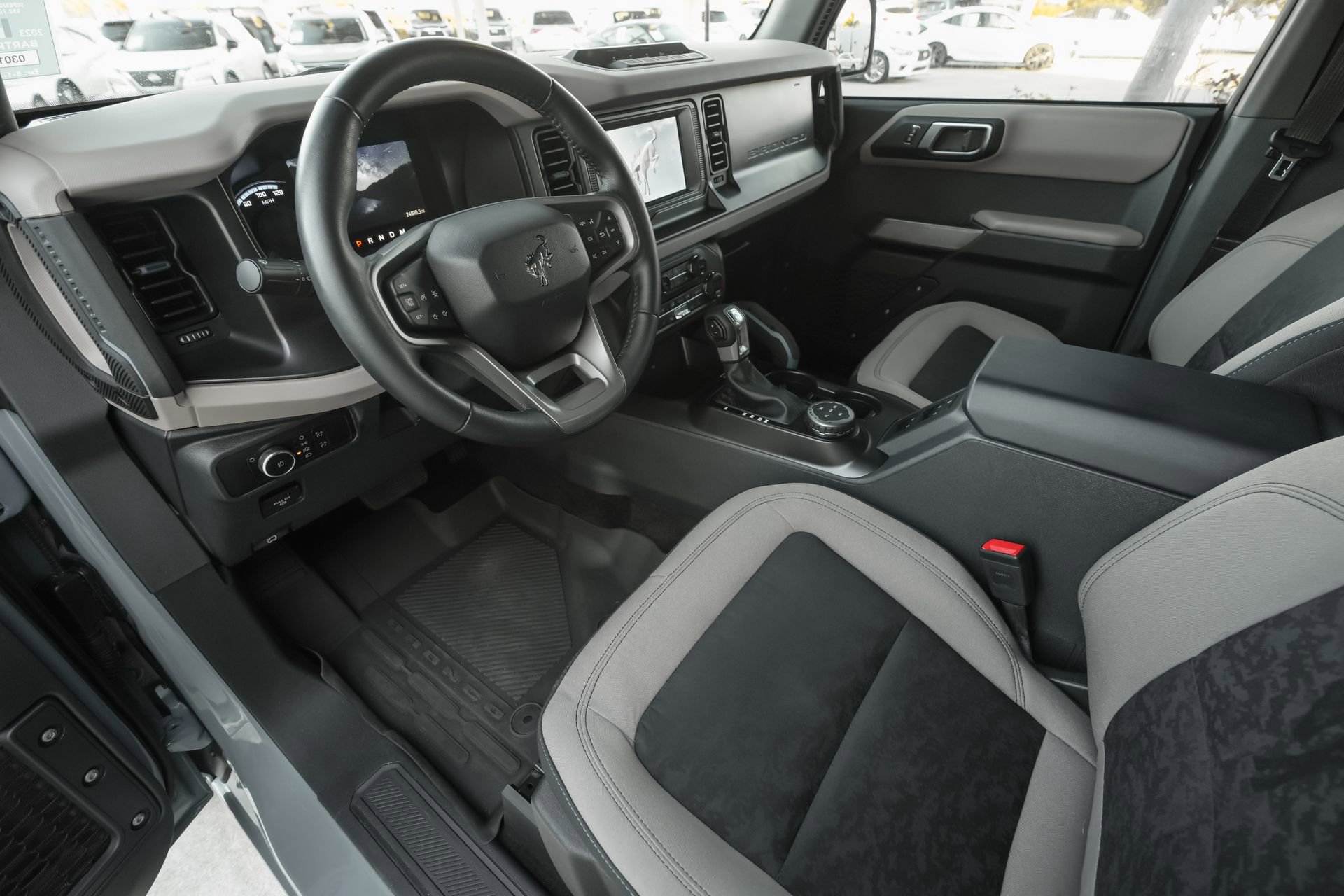 Used 2023 Ford Bronco Wildtrak image 6