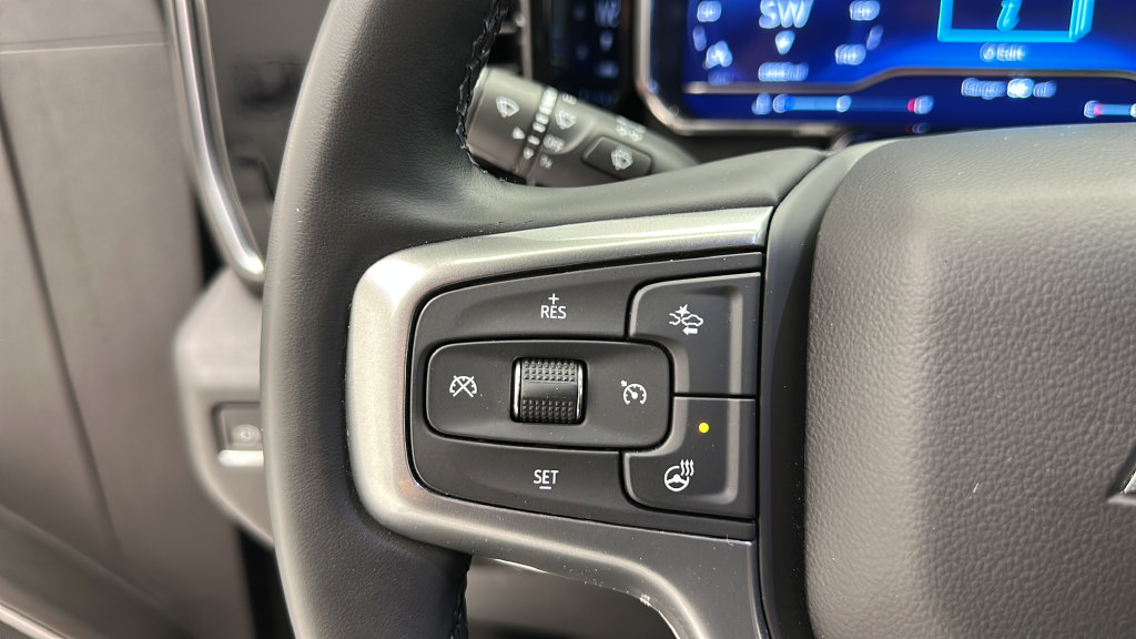 Used 2024 Chevrolet Silverado 1500 LT AWD/4WD image 18