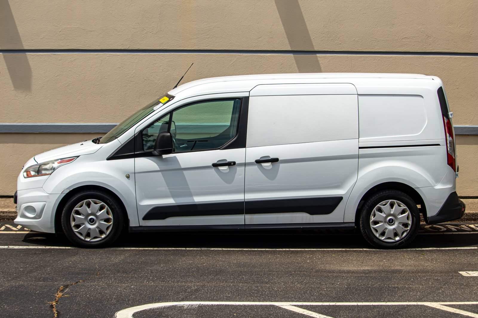 Used 2017 Ford Transit Connect XLT FWD image 3