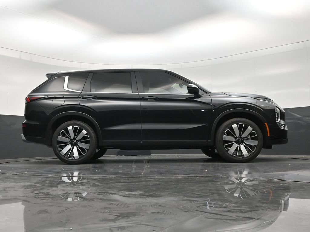 New 2026 Mitsubishi Outlander SE FWD image 25