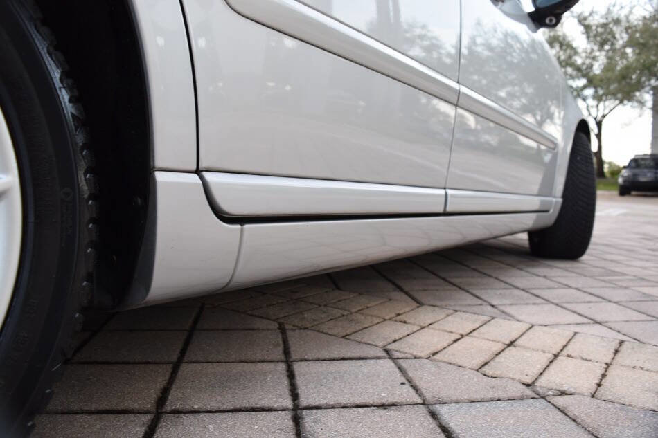 Used 2011 Volvo V50 T5 image 36