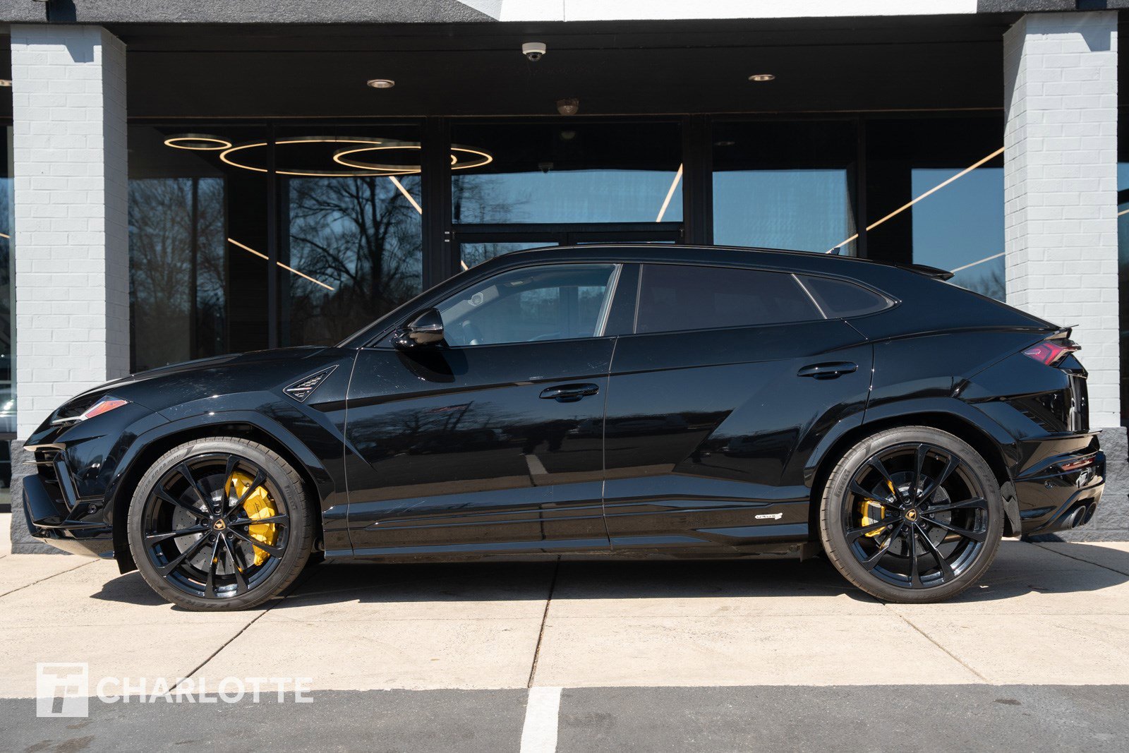Used 2024 Lamborghini Urus S image 8