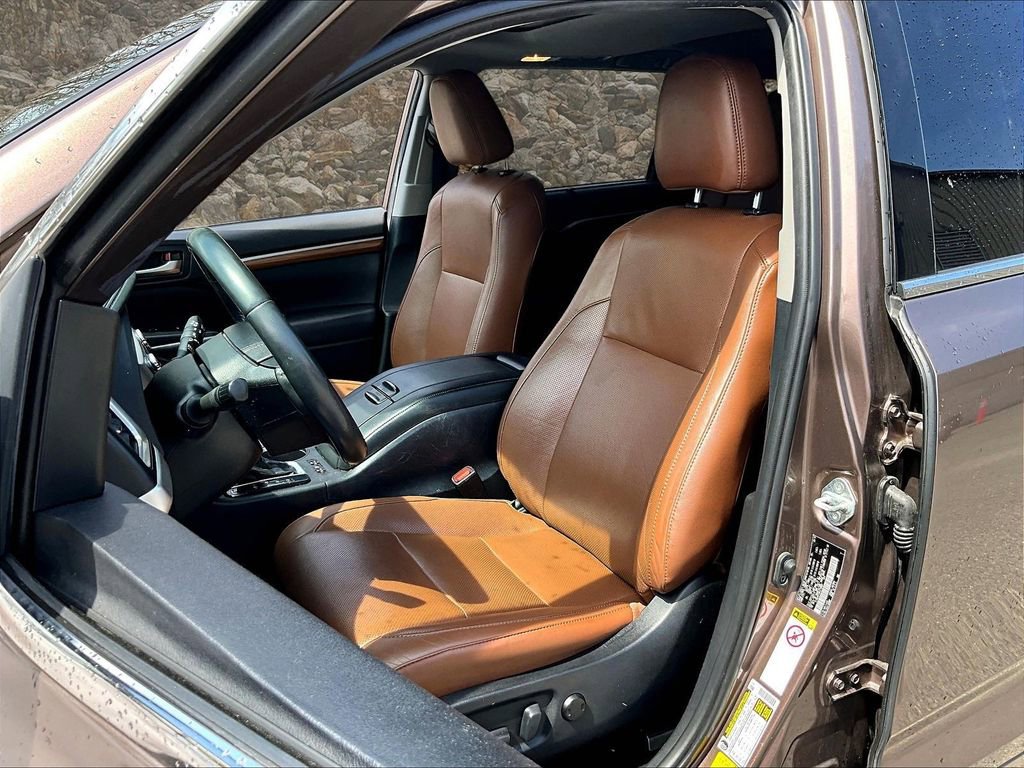 Used 2019 Toyota Highlander Limited AWD/4WD image 19