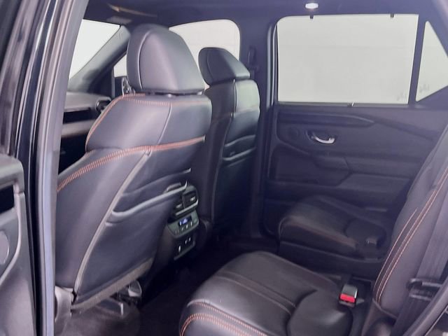 Used 2025 Honda Pilot TrailSport image 24