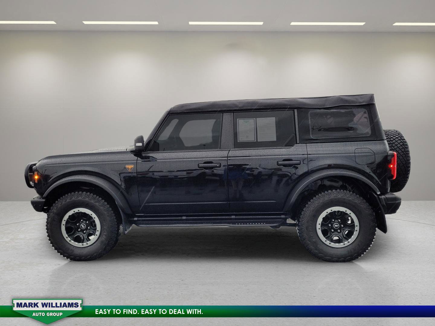 Used 2023 Ford Bronco Badlands image 5