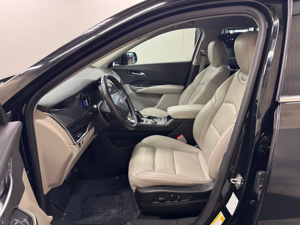 Used 2023 Cadillac XT4 Premium Luxury AWD/4WD image 15