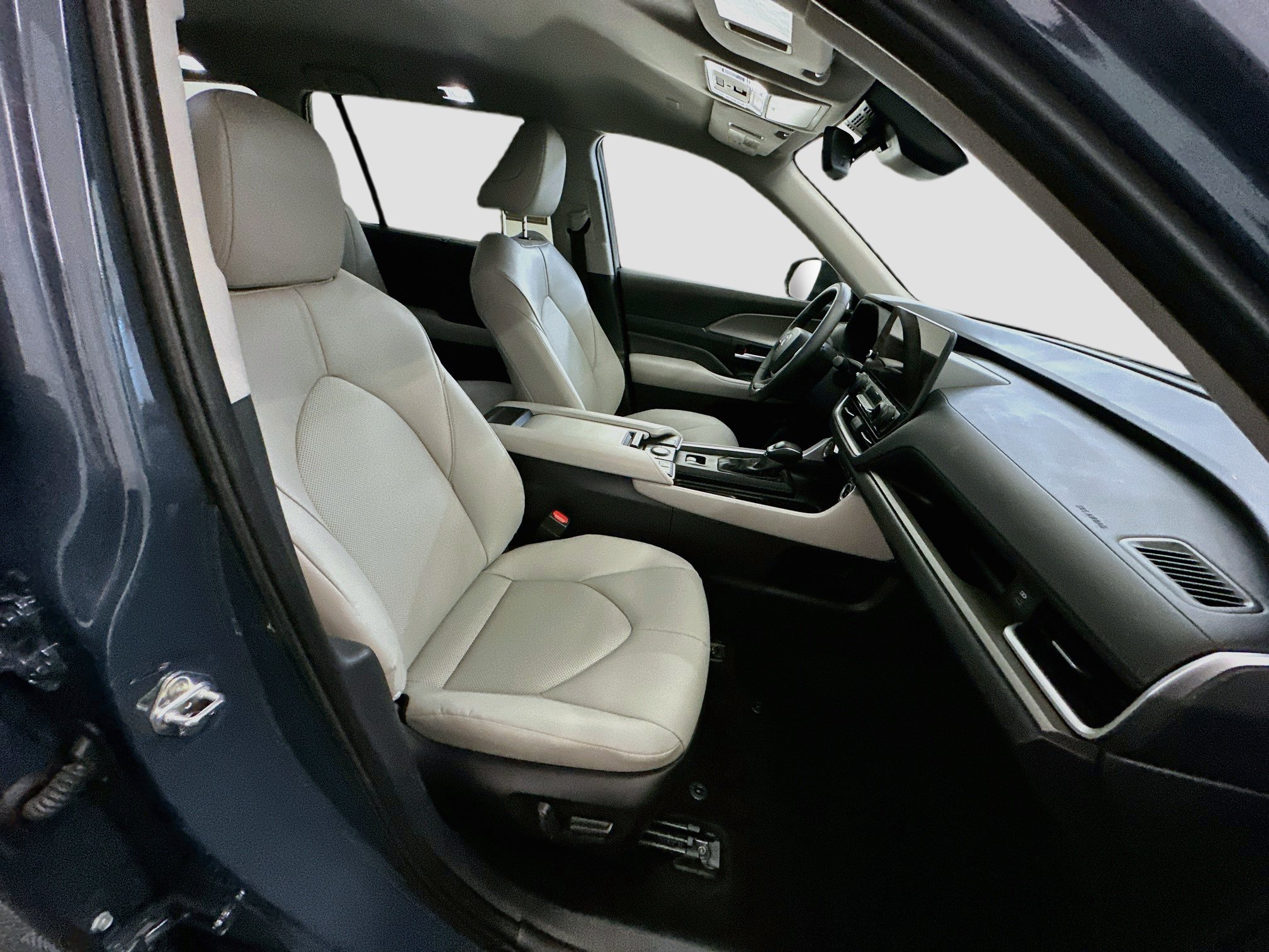 Used 2026 Toyota Grand Highlander AWD image 34