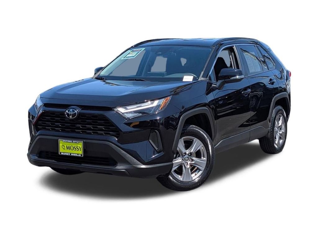 Used 2024 Toyota RAV4 XLE AWD/4WD image 1