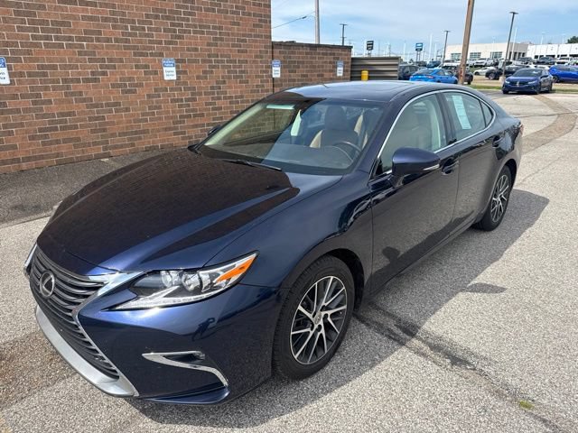 Used 2016 Lexus ES 350 w/ Premium Package w/Wood Trim FWD image 1