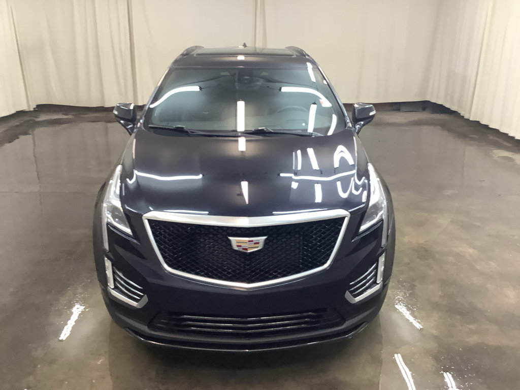 Used 2022 Cadillac XT5 Sportv w/ Platinum Package AWD/4WD image 2