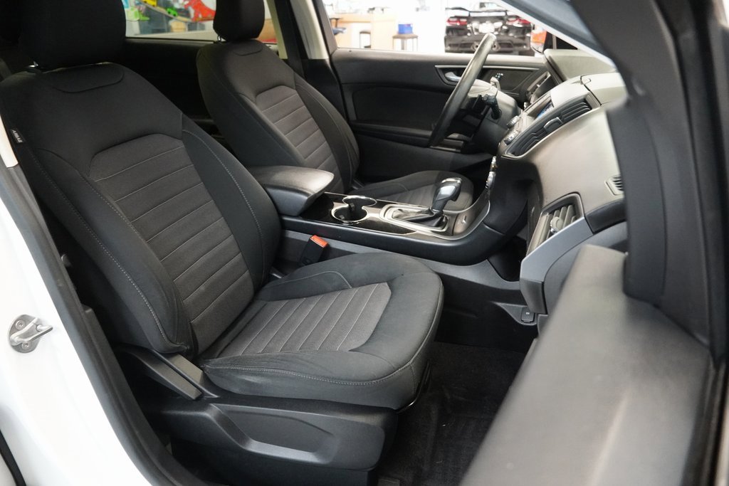 Used 2015 Ford Edge SE image 31