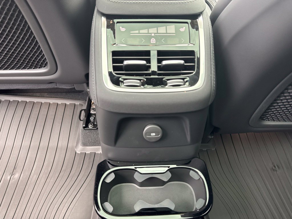 New 2027 Volvo XC90 T8 Ultra AWD/4WD image 40