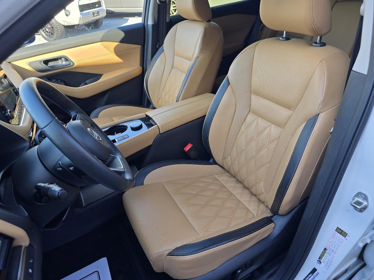 Used 2023 Nissan Rogue Platinum w/ Platinum Premium Package AWD/4WD image 3