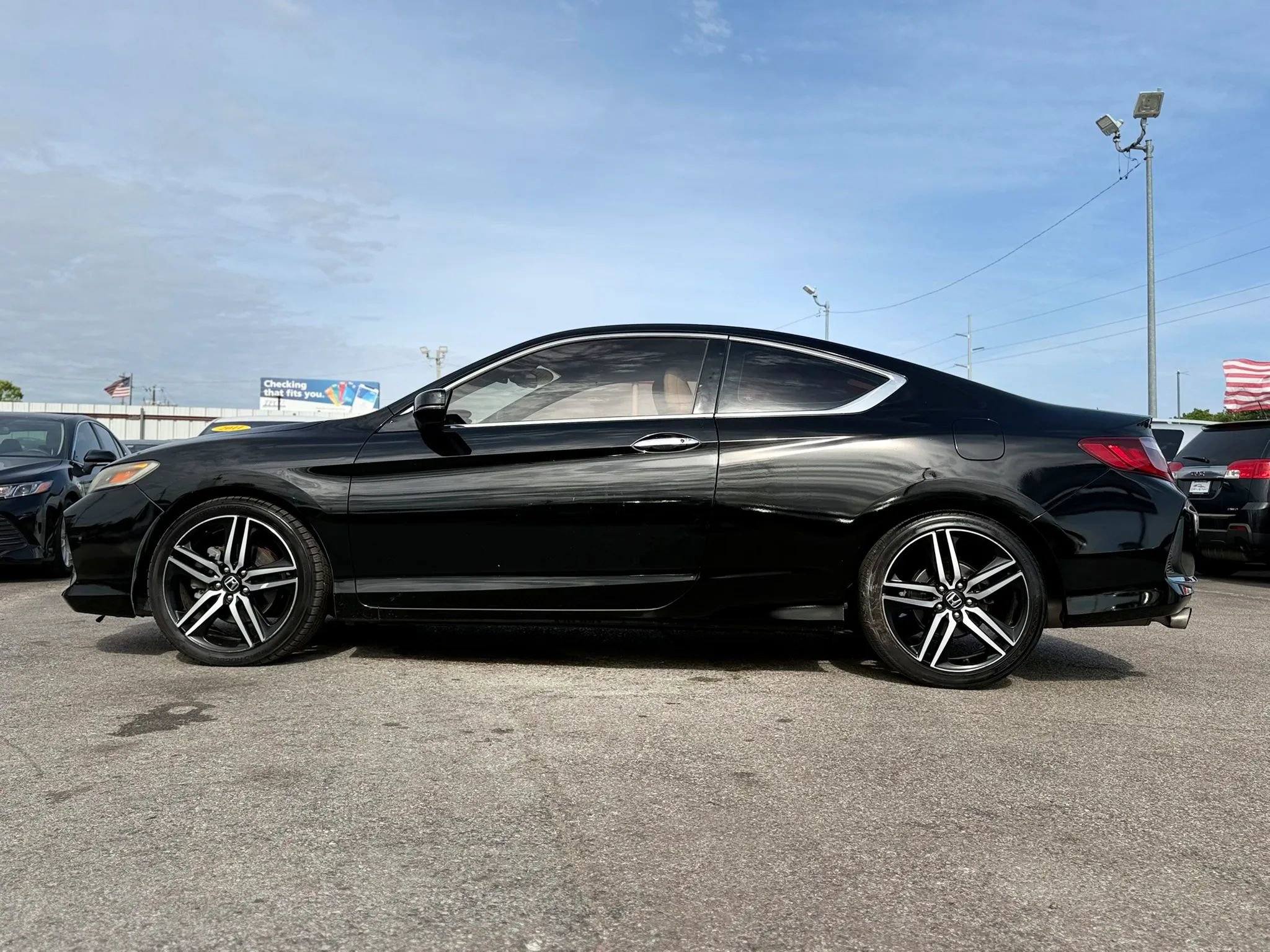 Used 2016 Honda Accord Touring image 16