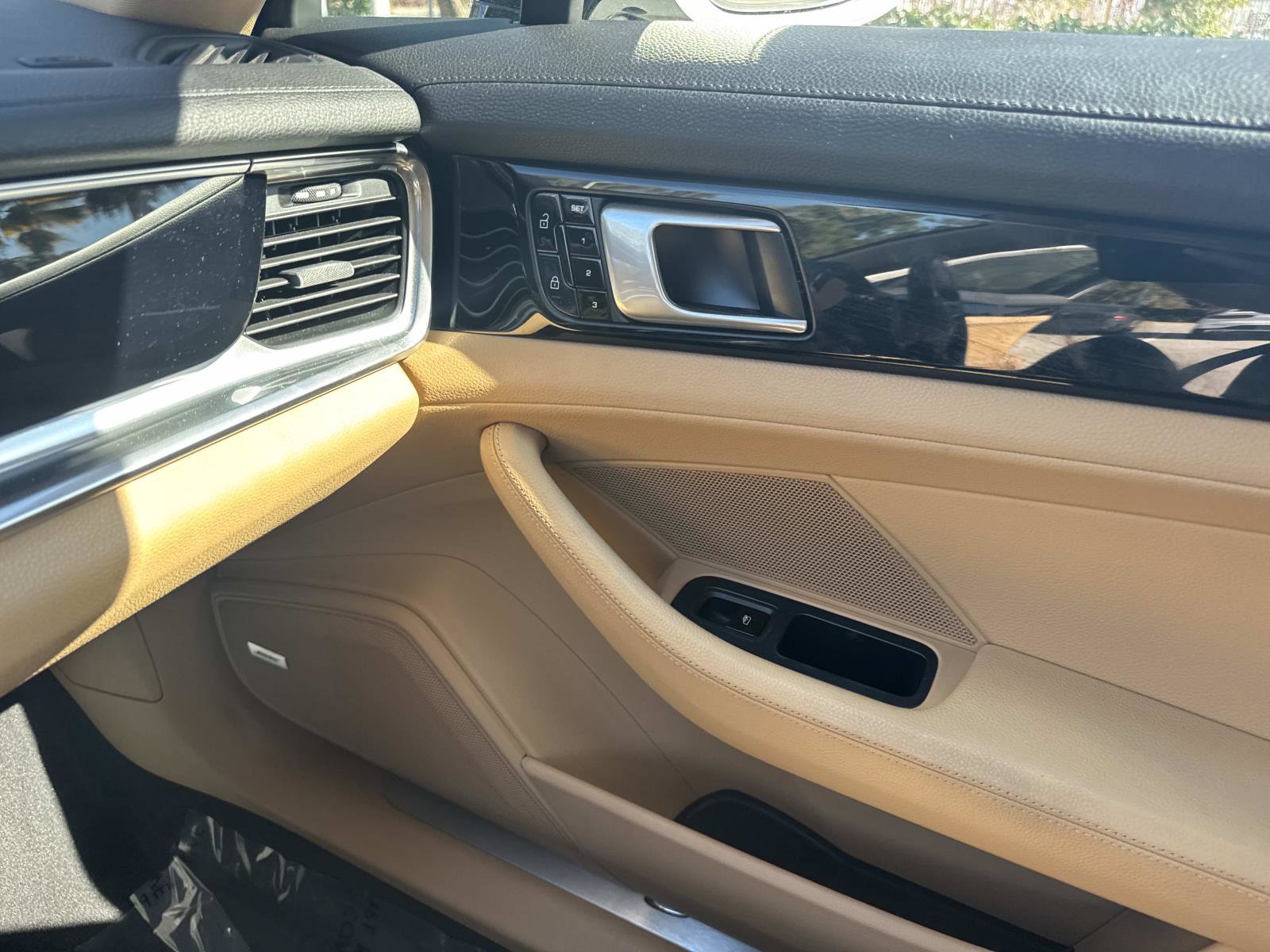 Used 2019 Porsche Panamera 4 image 22