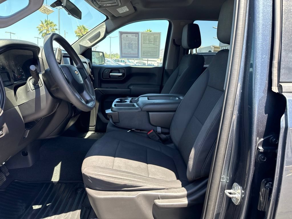 Used 2020 Chevrolet Silverado 1500 Custom w/ Custom Value Package RWD image 14