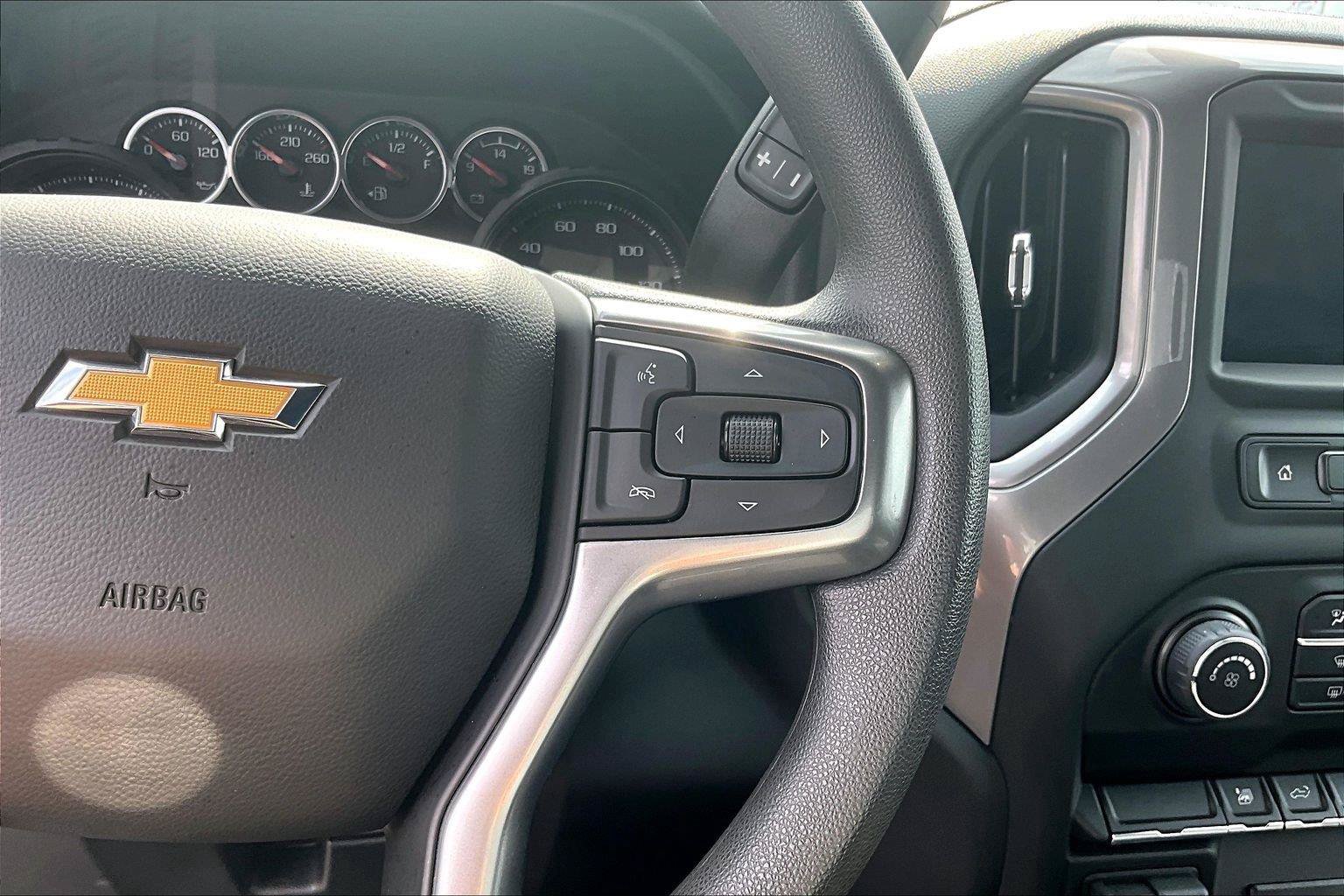 Used 2022 Chevrolet Silverado 2500 Custom w/ Custom Value Package AWD/4WD image 21