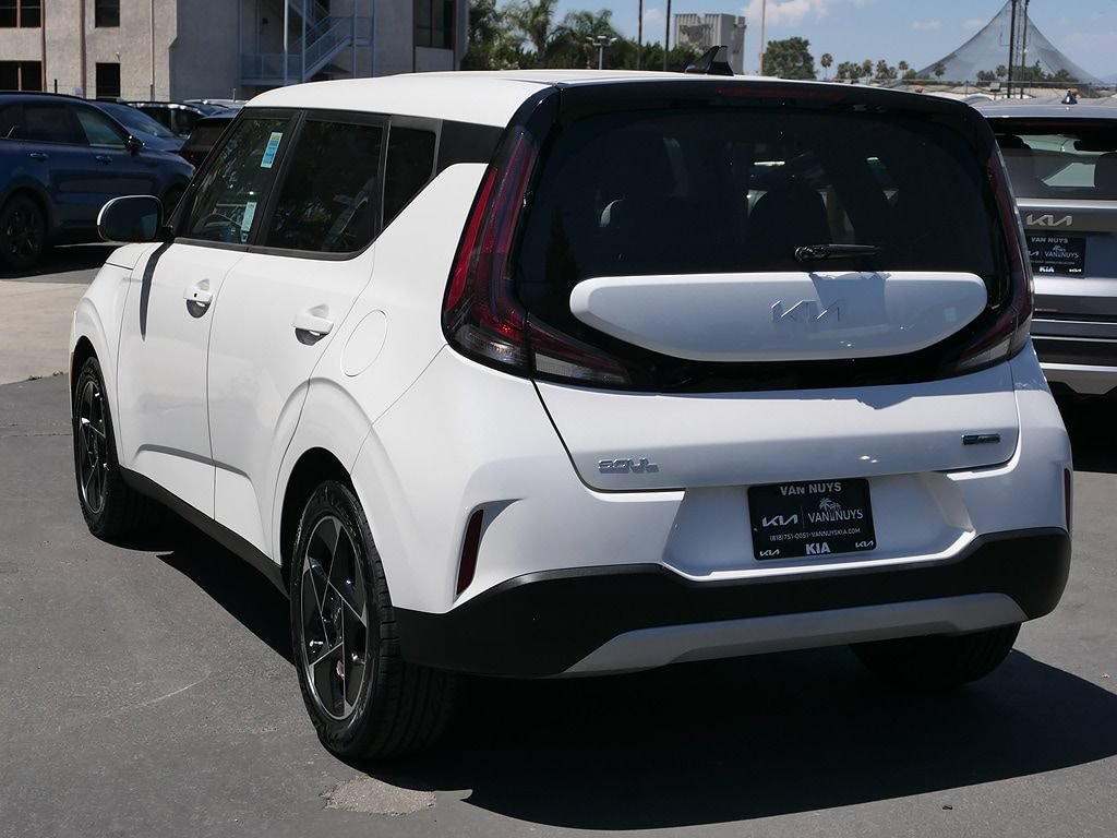 Used 2023 Kia Soul EX FWD image 6