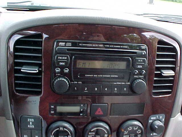 Used 2005 Suzuki XL7 4WD image 24