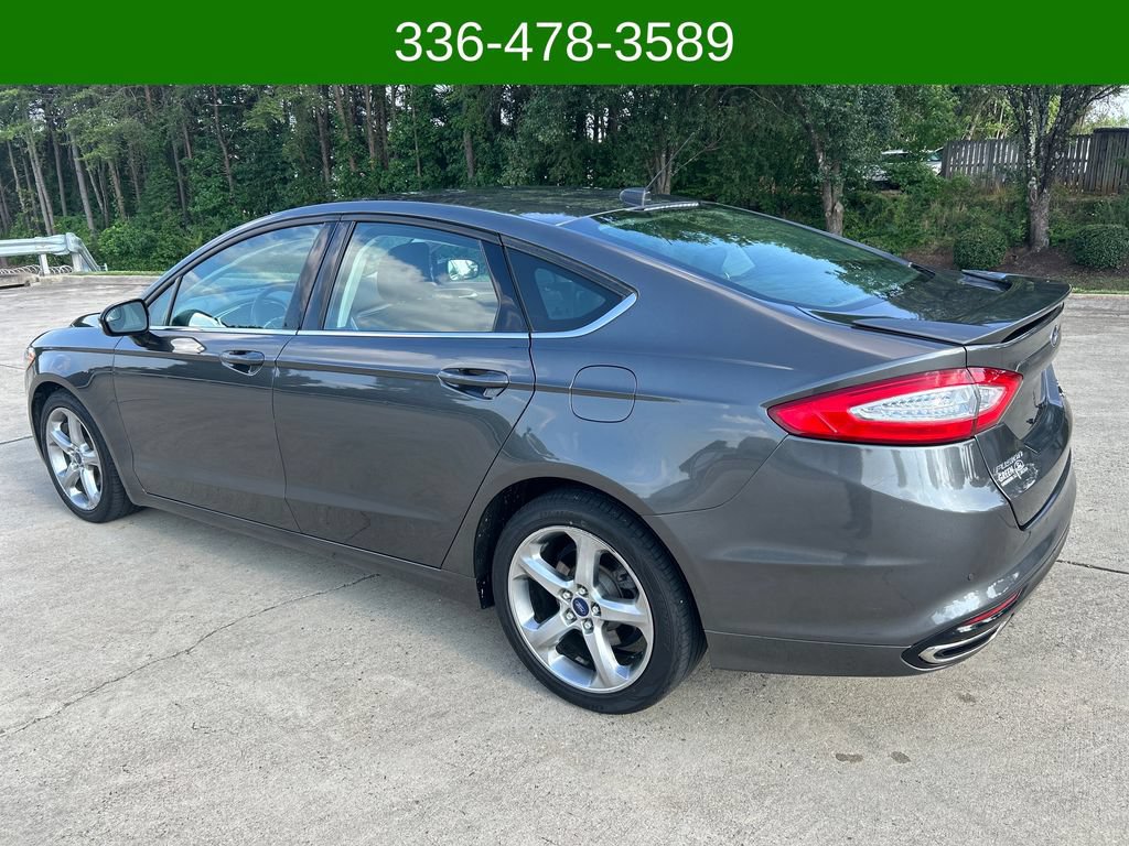Used 2016 Ford Fusion SE AWD/4WD image 3
