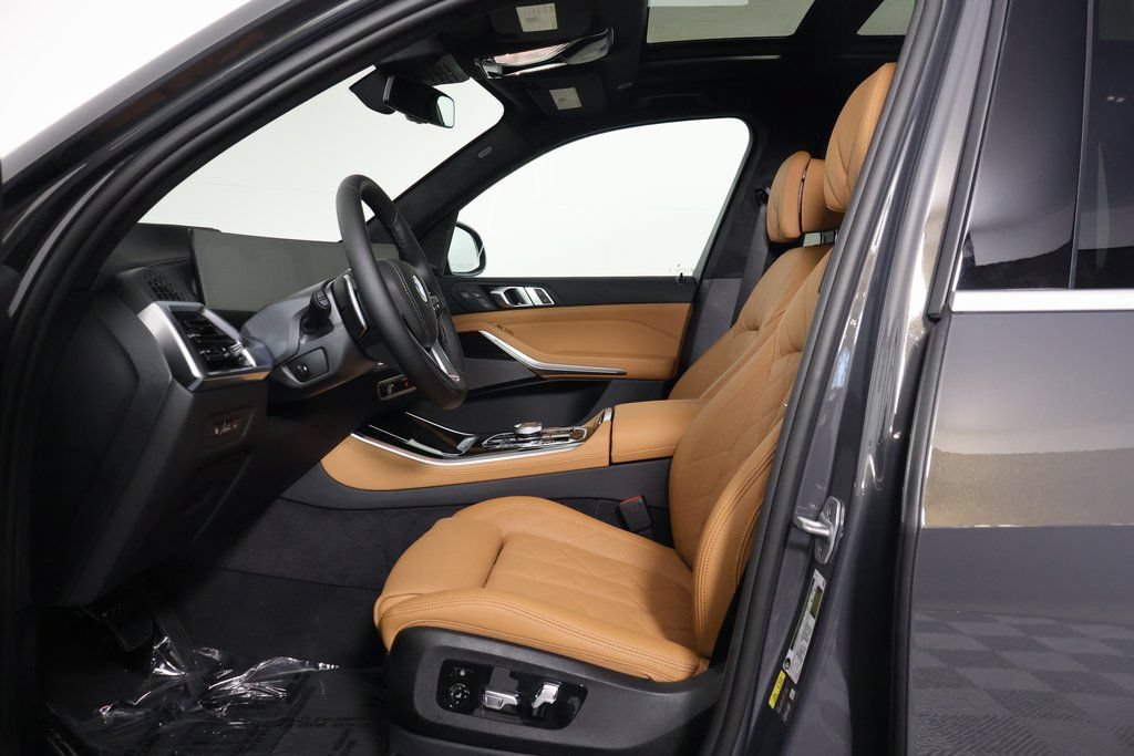 New 2026 BMW X5 xDrive50e w/ Executive Package AWD/4WD image 5