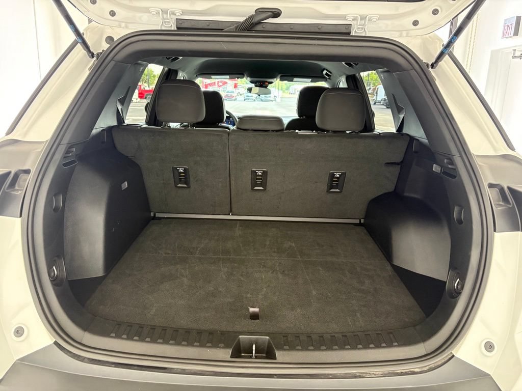 Used 2025 Chevrolet Equinox LT AWD/4WD image 39