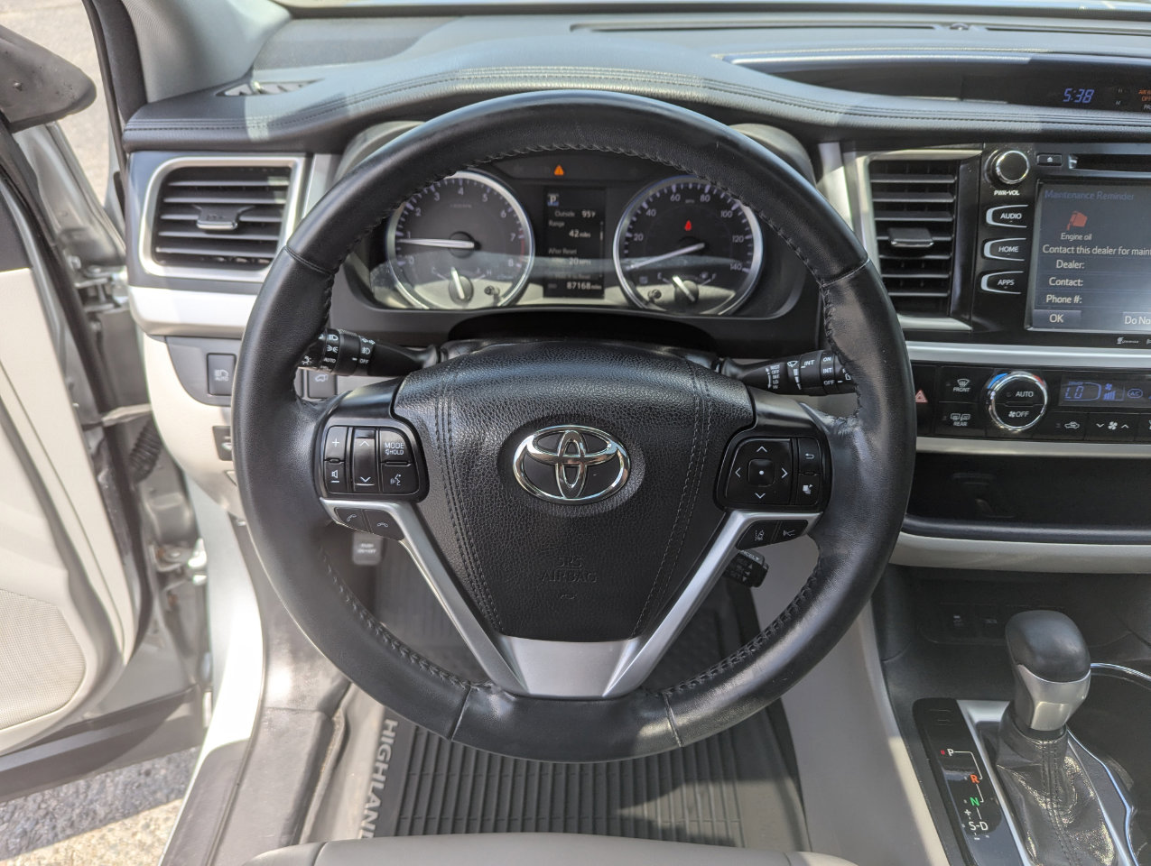 Used 2018 Toyota Highlander XLE image 15