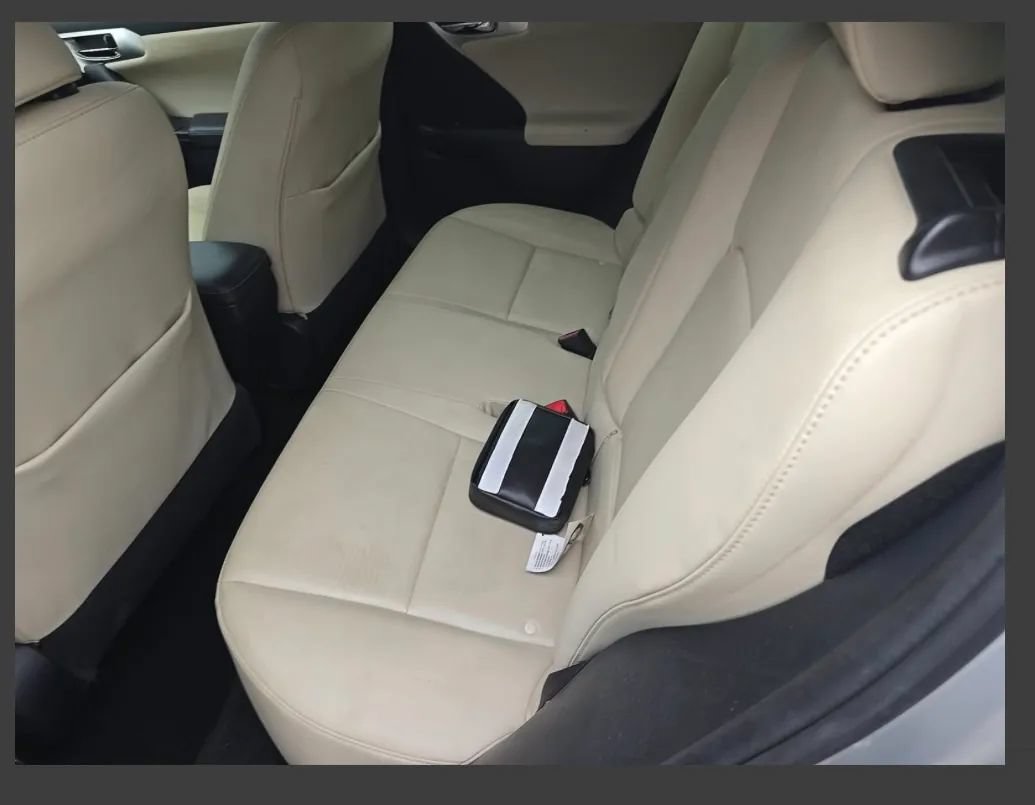 Used 2013 Lexus CT 200h w/ Premium Pkg w/Backup Camera FWD image 14