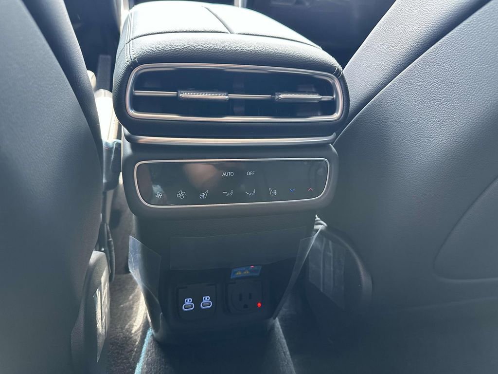 New 2025 Genesis GV80 2.5T Prestige image 12