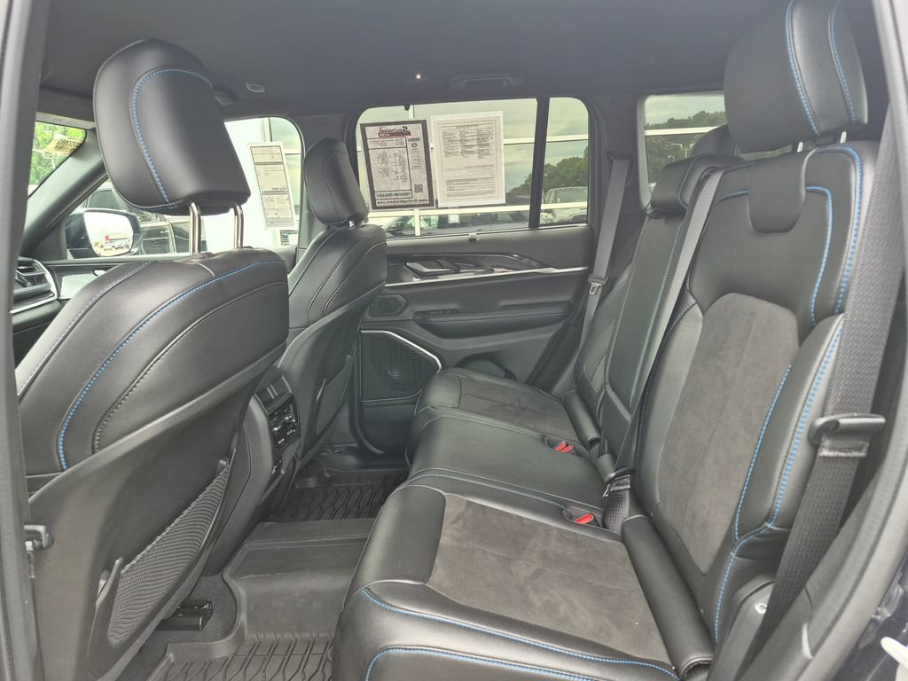 Used 2024 Jeep Grand Cherokee Trailhawk w/ Advanced Protech Group II AWD/4WD image 14