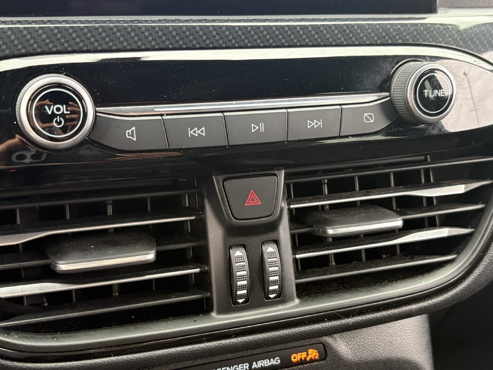 Certified 2025 Ford Escape ST-Line Select AWD/4WD image 29