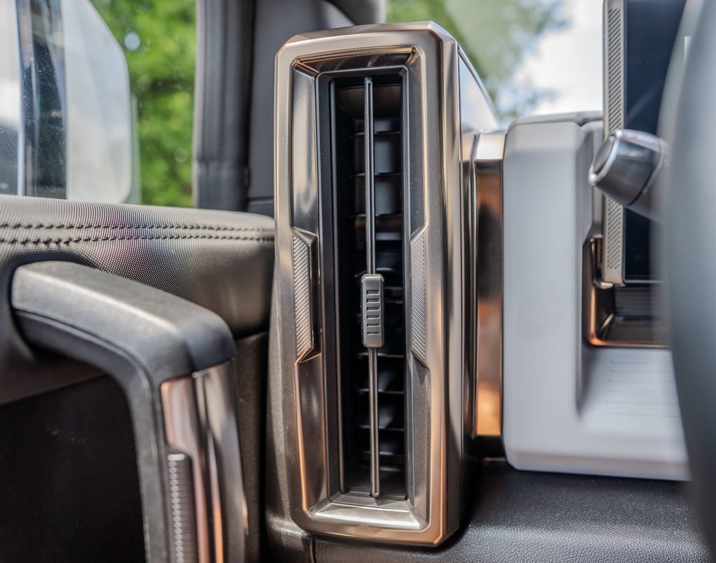 Used 2025 GMC Hummer EV 3X AWD/4WD image 8