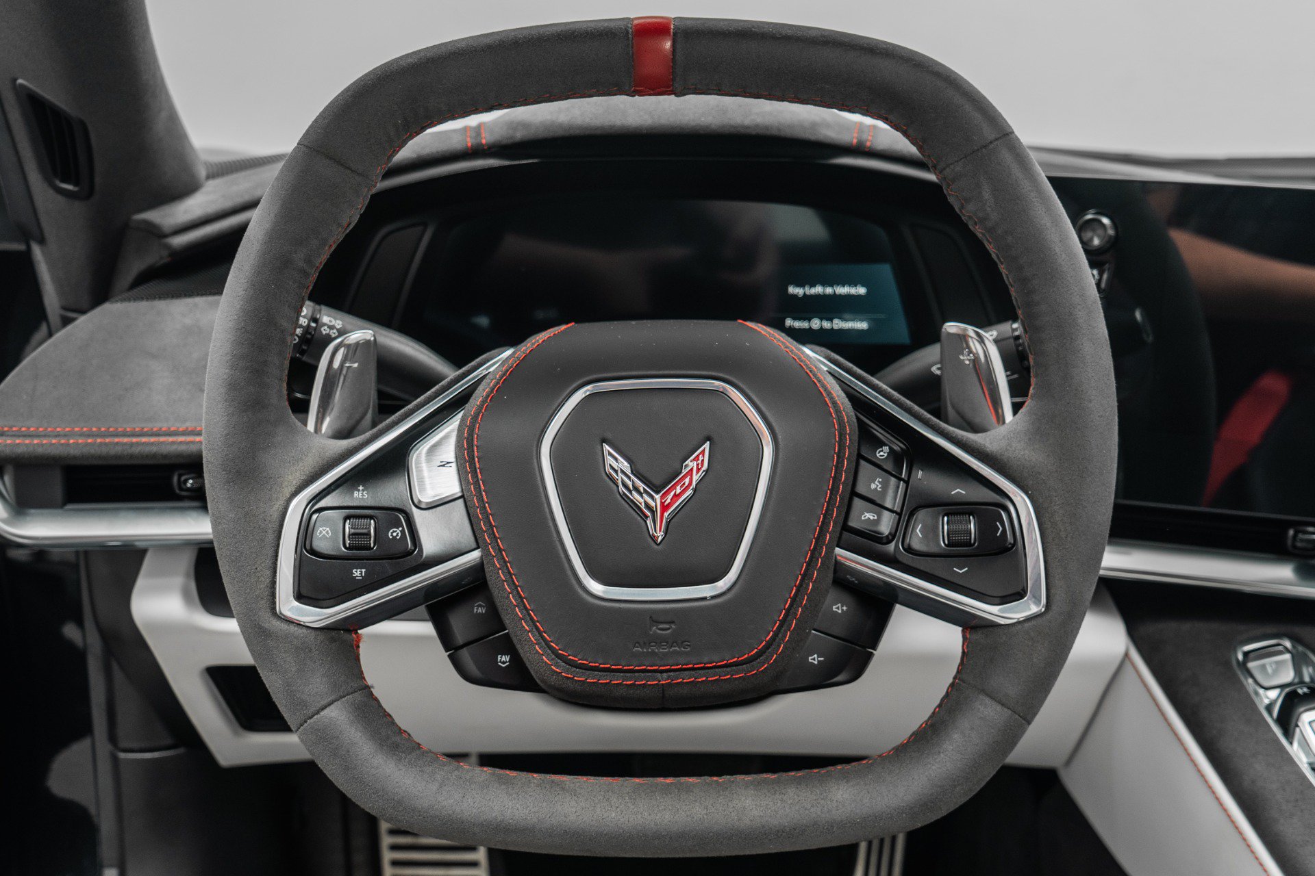 Used 2023 Chevrolet Corvette Stingray Premium Conv w/ Z51 Performance Package RWD image 15