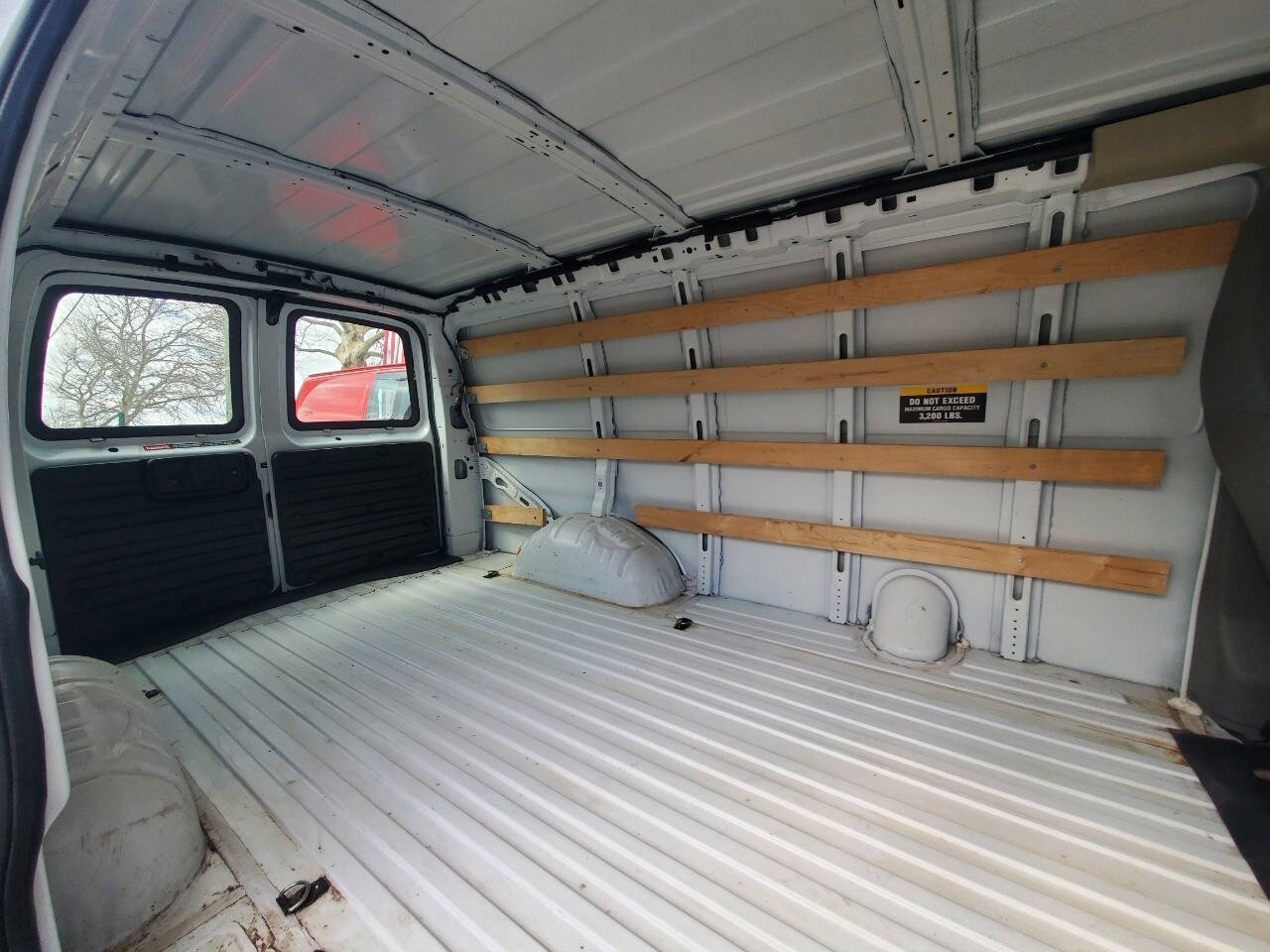 Used 2025 GMC Savana 2500 w/ Driver Convenience Package image 16